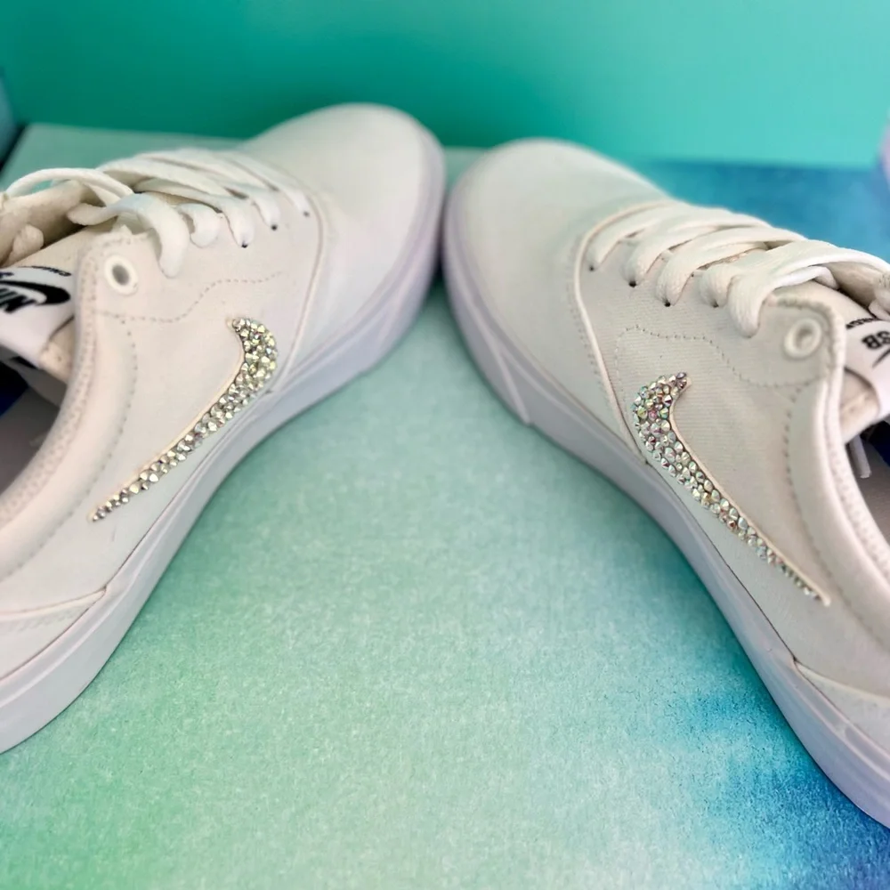 Nike WMS SB Charge Canvas Triple Sneakers with Genuine Swavorski Crystals SZ 6.5 - Picture 6 of 7